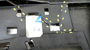 The rear bumper mount on the left BMW 7 G11 G12 16-19 is broken.