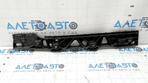 The left rear threshold mount for a BMW 7 G12 16-22 is broken, cracked.