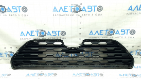The grille of the Toyota Rav4 19-24 without parking sensors and a camera, the structure