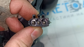 The fan in the center console of the BMW 7 G11 G12 16-22 has a broken mount.