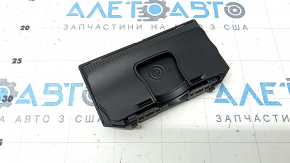 Wireless charger in the armrest of the BMW 7 G11 G12 16-22