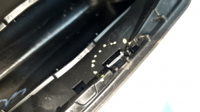 The antenna fin housing of a Toyota Rav4 19-20 has a broken mount.
