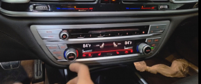 Climate control and radio control BMW 7 G11 G12 16-22 under the disk drive, gray knobs, scratches, peeling chrome, cracks in the screen, working
