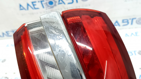 Ford Fusion mk5 17-20 right outer fender light is worn.