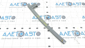 Subaru Forester 25-26 front right door glass guide