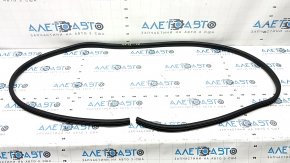 Front right door seal for Subaru Forester 25-26