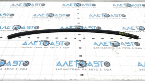 Subaru Forester 25-26 front left door seal, small lower