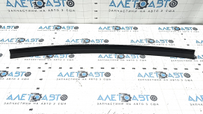 Subaru Forester 25-26 front right door seal, lower, large