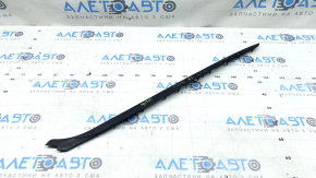 Left windshield molding BMW 3 F30 12-18 is worn, bumps