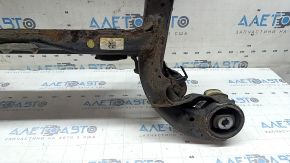 The rear subframe of the Audi Q5 80A 18-24 is rusty, the arm mounting ear is bent