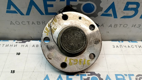 Rear left hub for a 19-26 VW Jetta, under the beam, crack in the ABS ring