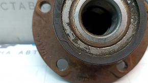 Rear left hub for a 19-26 VW Jetta, under the beam, crack in the ABS ring