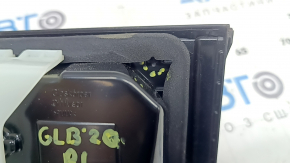 The inner tailgate light on the left Mercedes X247 GLB 20-26 LED has a broken mount.