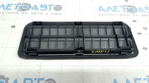 Right ventilation shield for Ford Explorer 20-25, crack in mount