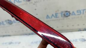 Ford Explorer 20-25 rear left reflector scratches