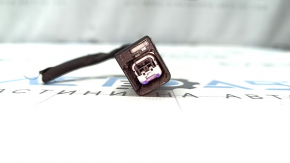 Connector for the front right airbag sensor wiring for a 1920 Hyundai Sonata