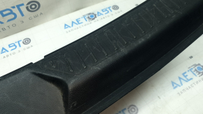 Ford Explorer 20-25 trunk opening trim scratches