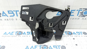 The front bumper mount, right inner, Volvo XC60 18-21, is broken.