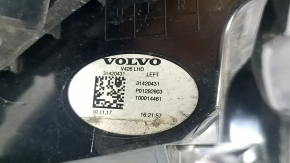 Volvo XC60 18-26 wing outer left light is worn