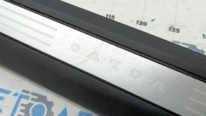 Volvo XC60 18-26 black front right door sill with chrome insert, scratches