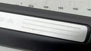 Volvo XC60 18-26 black front right door sill with chrome insert, scratches