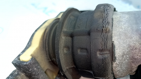 Volvo XC60 18-21 right engine mount microcracks