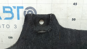 The rear engine guard of the Audi A5 F5 18-25 is worn out.