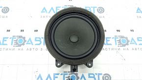 The rear left speaker of the Volvo XC90 16-19 is broken.