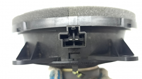 The rear left speaker of the Volvo XC90 16-19 is broken.