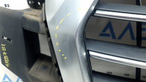 Audi Q7 16-19 gray radiator grille assembly, for parking sensors, for a camera, with emblems, with a camera bracket, scratches, chips, cracked, non-factory holes