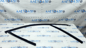Front left glass seal for Audi Q7 16-26 with chrome molding