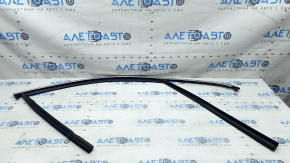 Front right window seal for Audi Q7 16-26 with chrome molding