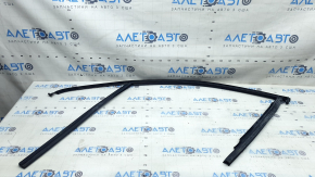 Front right window seal for Audi Q7 16-26 with chrome molding