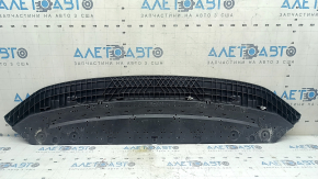 The front bumper guard of the Audi A5 F5 18-19 is worn out.