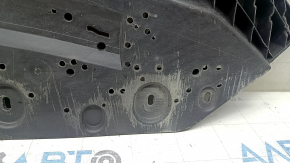 The front bumper guard of the Audi A5 F5 18-19 is worn out.
