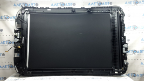 Audi Q7 16-26 black roof panel, scratches on glass, needs cleaning, scratches on the panel