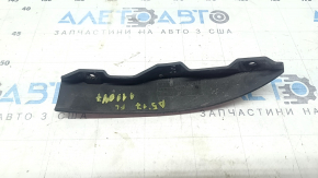 The front left mudguard liner of the Audi A5 F5 18-25 is worn out.