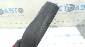 The front left mudguard liner of the Audi A5 F5 18-25 is worn out.