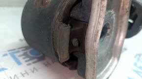 The rear subframe of the Audi Q7 16-26 is rusty, there are 2 microcracks in the gearbox, there are 2 microcracks in the gearbox