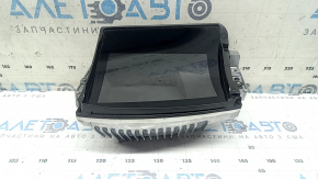 Projection on the windshield of an Audi Q7 16-19 scratches