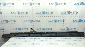 Right door sill protection for Audi Q7 16-26 is worn, the fastening is broken