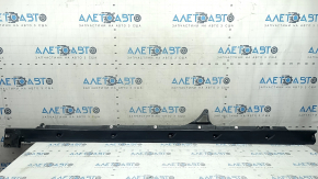 Right door sill protection for Audi Q7 16-26 is worn, the fastening is broken