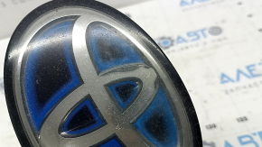 Toyota Camry v70 18-20 hybrid radiator grill emblem under radar, sand, cracks inside, chrome peeling