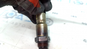 The left lambda probe on the first Audi Q7 16-19 3.0T has its edges torn off.