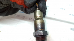 The left lambda probe on the first Audi Q7 16-19 3.0T has its edges torn off.