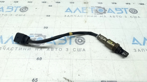 The right second lambda probe of the Audi Q7 16-19 3.0T has its edges torn off.
