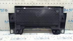 The Audi A4 B9 18-25 trunk lid is cracked.