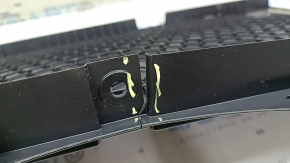 The Audi A4 B9 18-25 trunk lid is cracked.