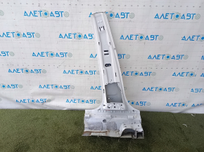 The central left body pillar of the Audi A4 B9 17-25 was sawed off, non-standard cut