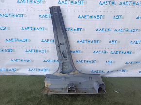 The left center pillar of a Volvo XC60 18-26 has been cut off.